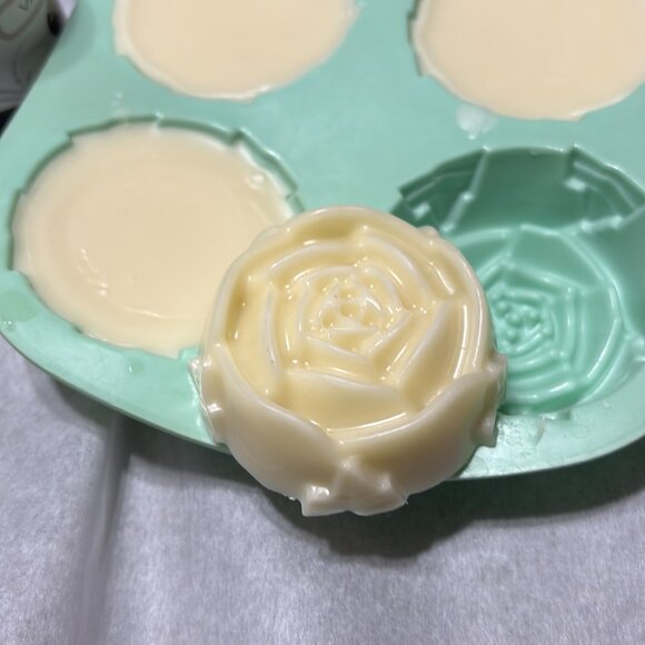 Meet your Posher, Jessica - Picture 5 of 9